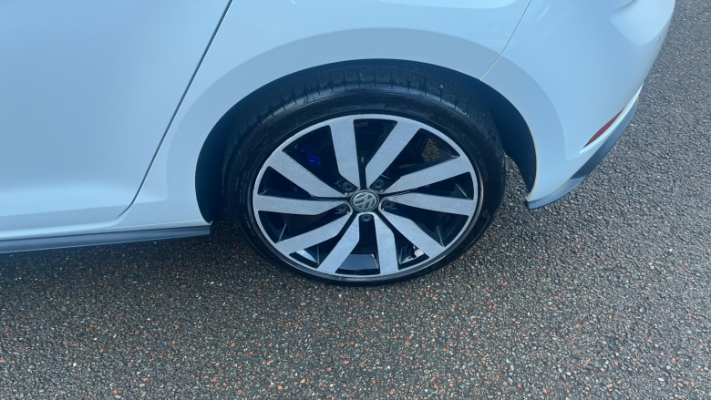 Volkswagen Golf 1.4 TSI GTE Advance 5dr DSG Hatchback